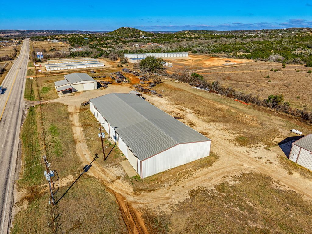 Image 3 of property listing at 2684 W Us Hwy 290, Fredericksburg, TX 78624