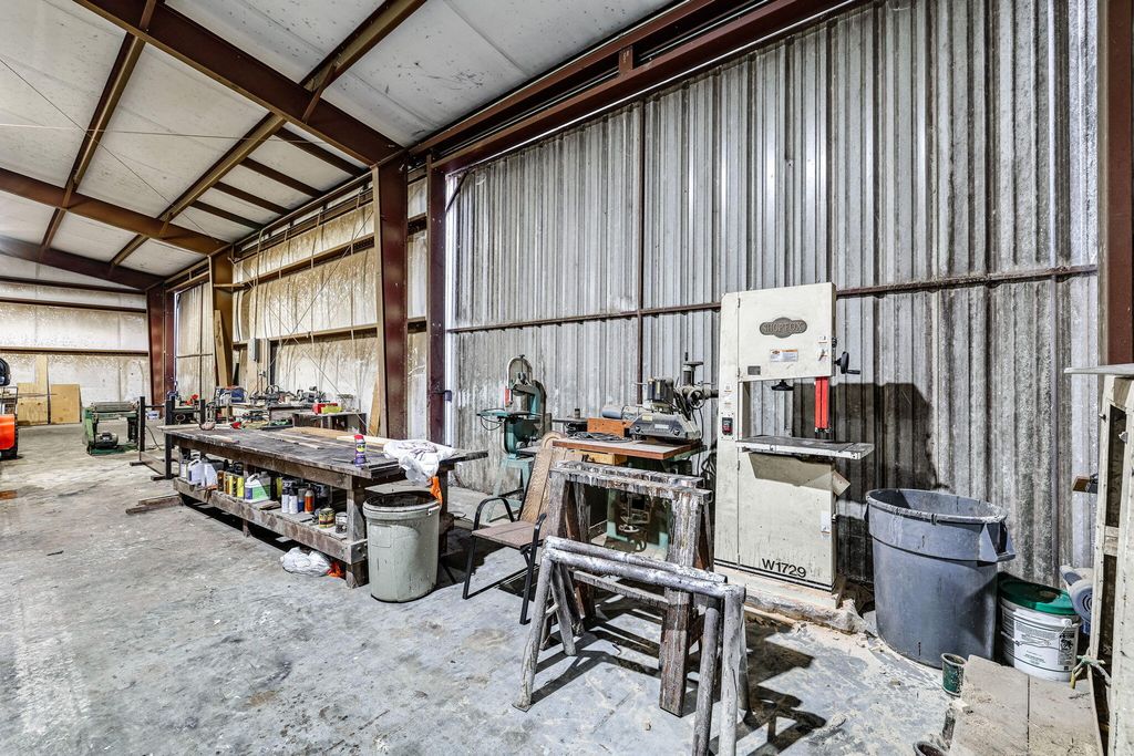 Image 30 of property listing at 2684 W Us Hwy 290, Fredericksburg, TX 78624