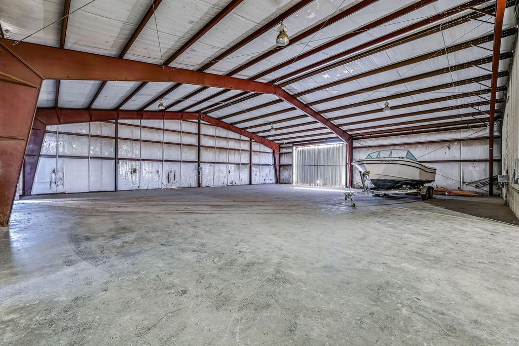 Image 35 of property listing at 2684 W Us Hwy 290, Fredericksburg, TX 78624