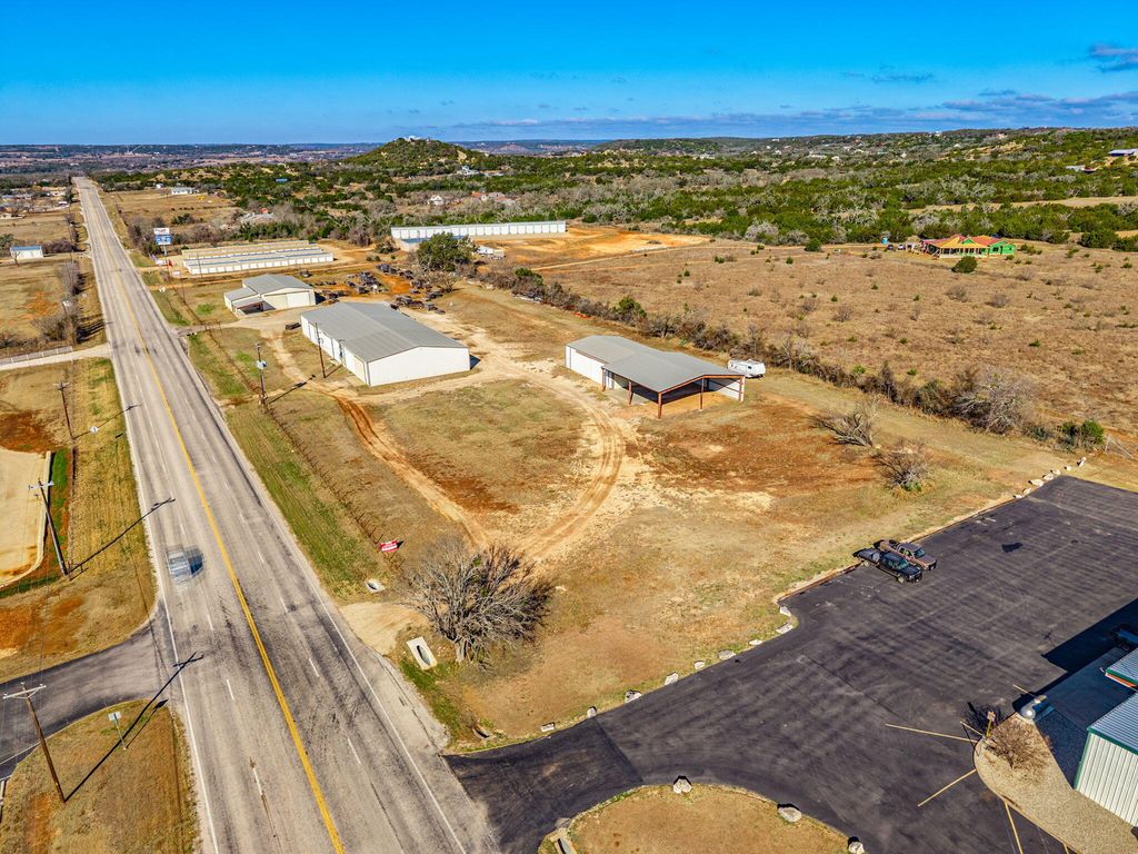 Image 4 of property listing at 2684 W Us Hwy 290, Fredericksburg, TX 78624