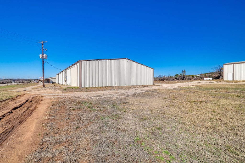 Image 41 of property listing at 2684 W Us Hwy 290, Fredericksburg, TX 78624