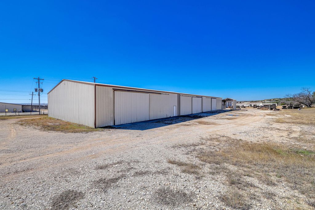 Image 42 of property listing at 2684 W Us Hwy 290, Fredericksburg, TX 78624