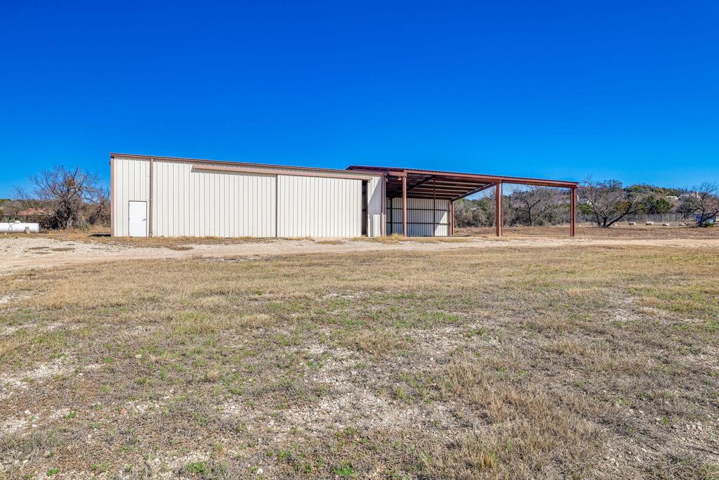 Image 43 of property listing at 2684 W Us Hwy 290, Fredericksburg, TX 78624