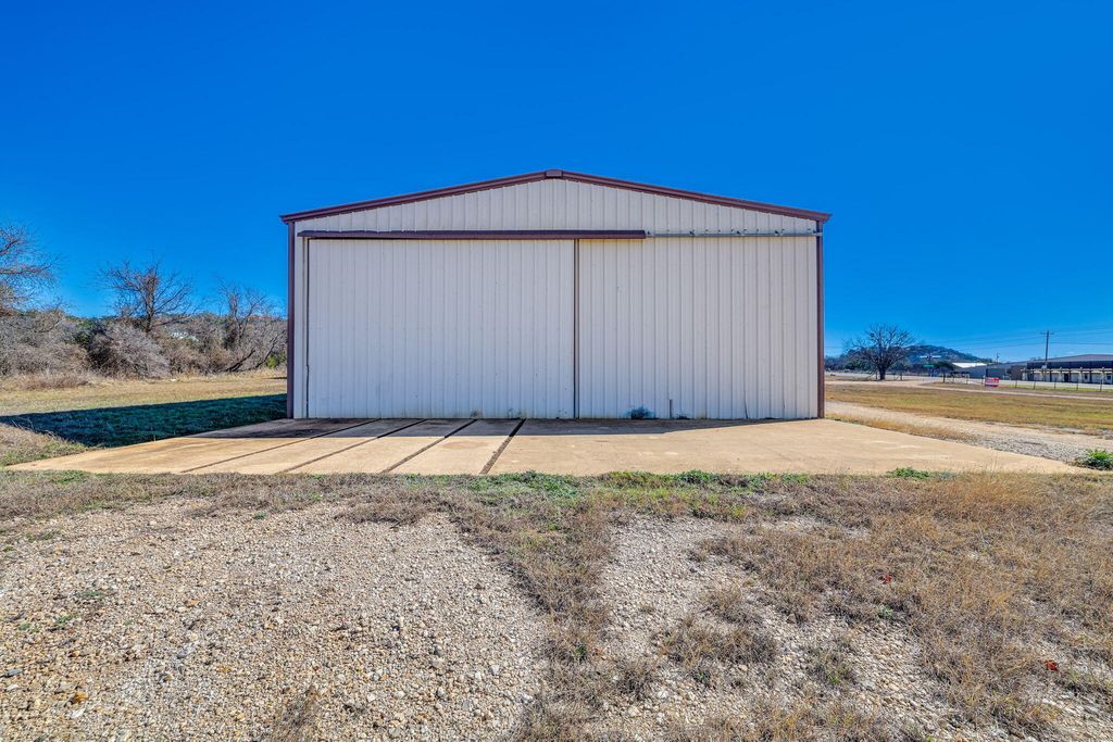 Image 44 of property listing at 2684 W Us Hwy 290, Fredericksburg, TX 78624
