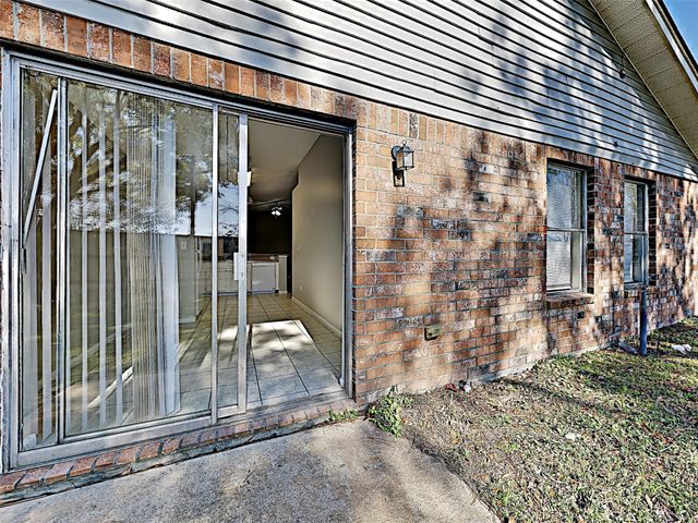 3215 Boynton Drive, Houston, TX 77045