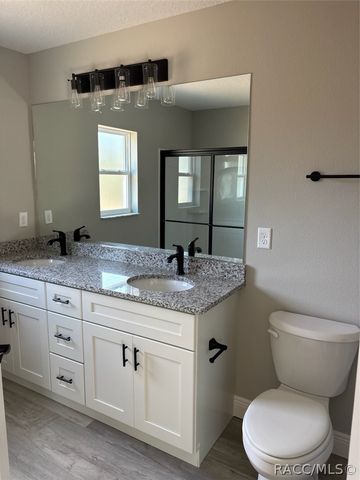 6604 N Roland Drive, Dunnellon, FL 34433