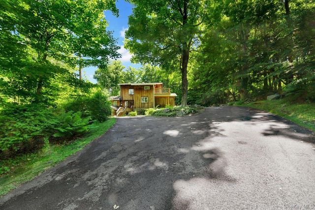 86 Dean Road, Carmel, NY 10512