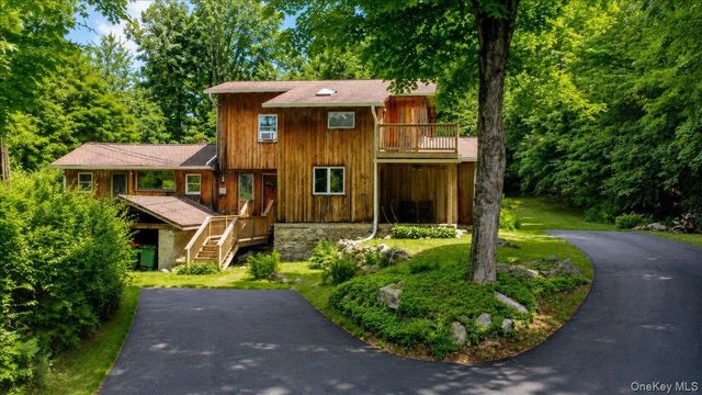 86 Dean Road, Carmel, NY 10512