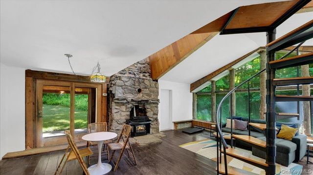 86 Dean Road, Carmel, NY 10512