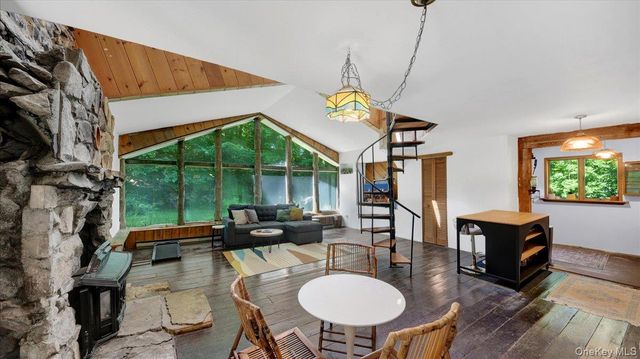 86 Dean Road, Carmel, NY 10512