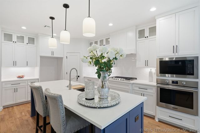 812 W Urbana Street S, Broken Arrow, OK 74012