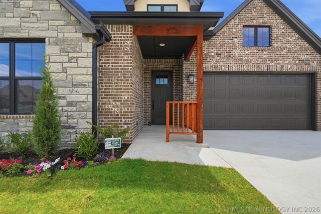 812 W Urbana Street S, Broken Arrow, OK 74012