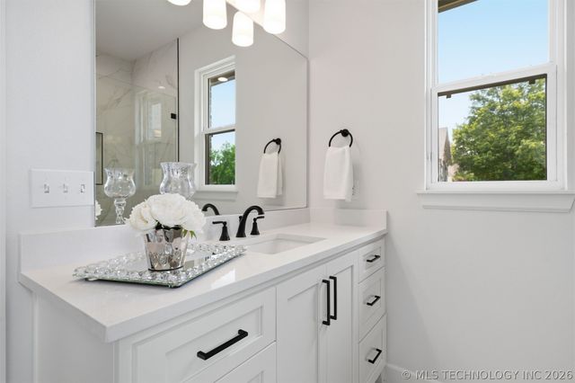812 W Urbana Street S, Broken Arrow, OK 74012