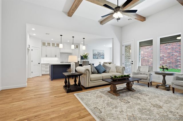 812 W Urbana Street S, Broken Arrow, OK 74012