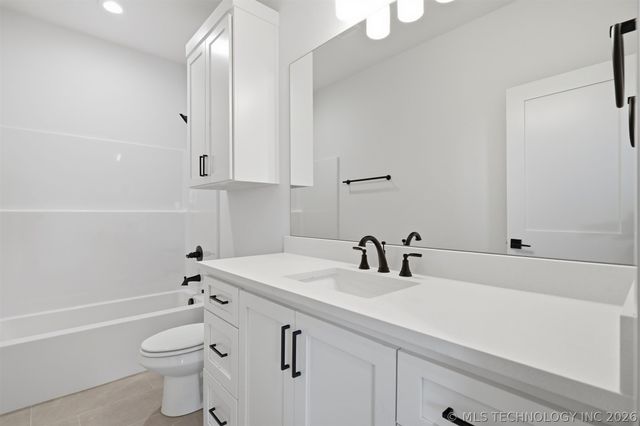 812 W Urbana Street S, Broken Arrow, OK 74012