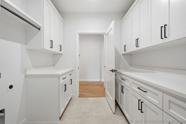 812 W Urbana Street S, Broken Arrow, OK 74012