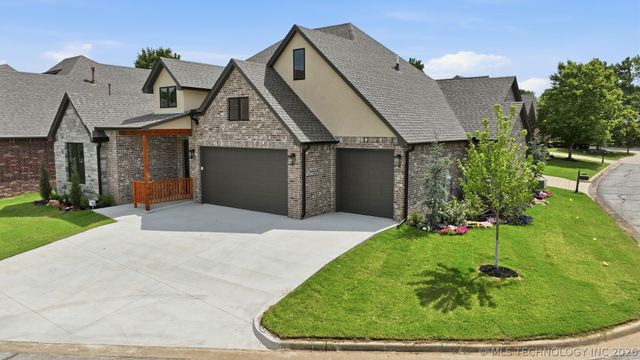 812 W Urbana Street S, Broken Arrow, OK 74012