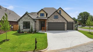 812 W Urbana Street S, Broken Arrow, OK 74012