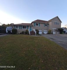105 Captains Cove, New Bern, NC 28562
