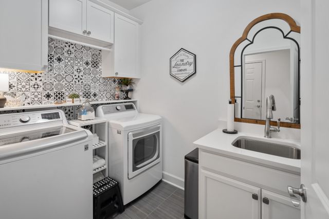 2439 Stonecenter Ln, Murfreesboro, TN 37128