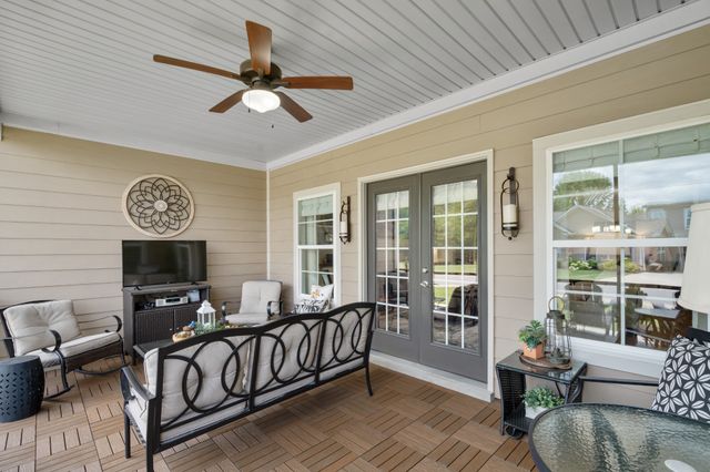 2439 Stonecenter Ln, Murfreesboro, TN 37128