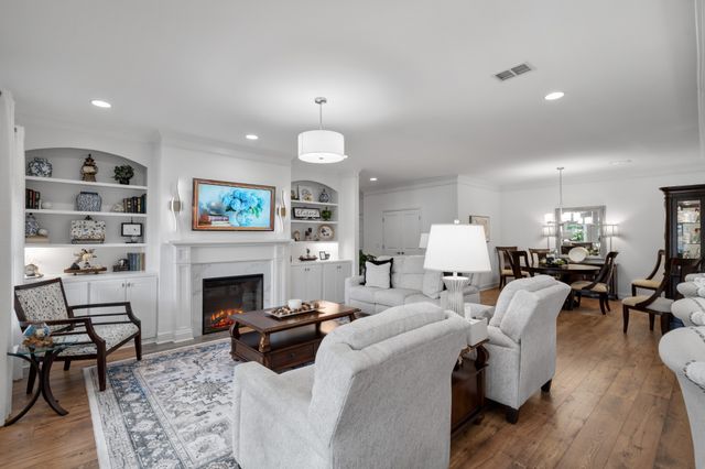 2439 Stonecenter Ln, Murfreesboro, TN 37128