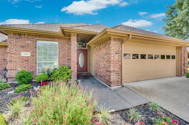 1624 Ross Drive, Midlothian, TX 76065