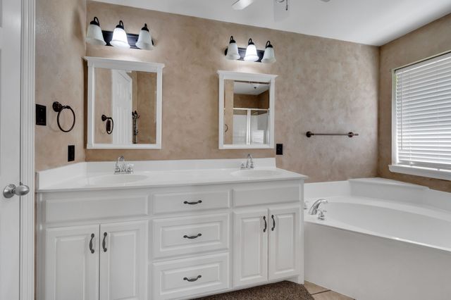 1624 Ross Drive, Midlothian, TX 76065