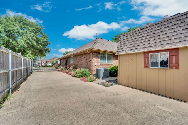 1624 Ross Drive, Midlothian, TX 76065