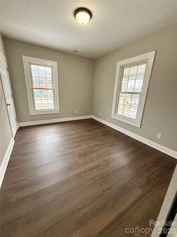 102 S Watterson Street, Kings Mountain, NC 28086