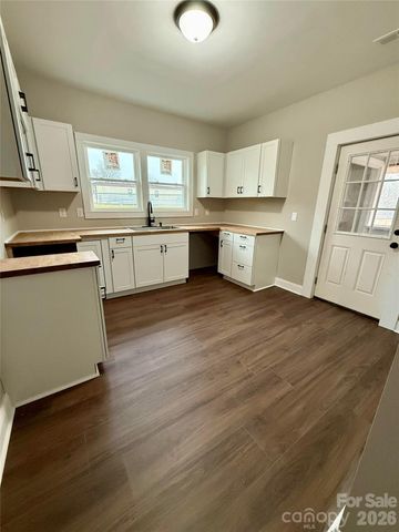 102 S Watterson Street, Kings Mountain, NC 28086