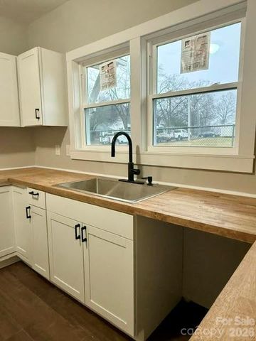 102 S Watterson Street, Kings Mountain, NC 28086