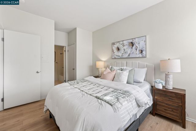 161 Marina Lakes Dr, Richmond, CA 94804