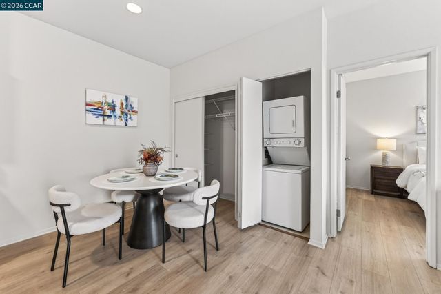 161 Marina Lakes Dr, Richmond, CA 94804