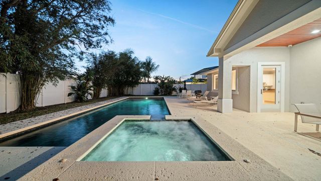 514 NW 13th Street, Delray Beach, FL 33444