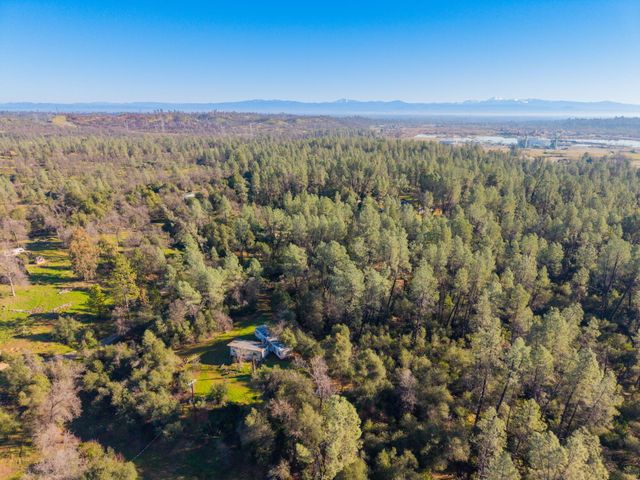 7766 Raven Road, Redding, CA 96001