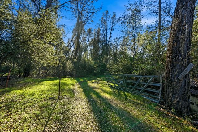 7766 Raven Road, Redding, CA 96001