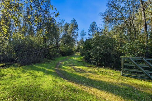 7766 Raven Road, Redding, CA 96001