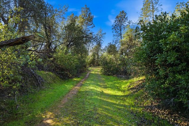 7766 Raven Road, Redding, CA 96001