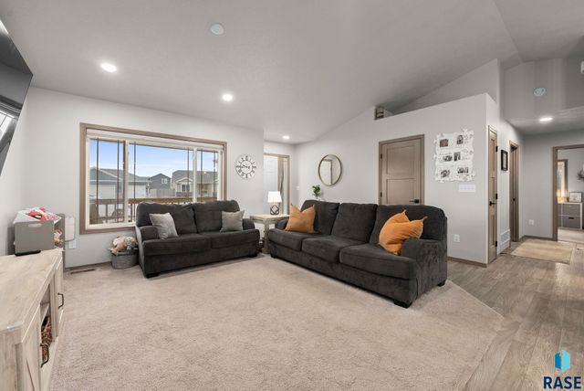 6205 S Dublin Ave Avenue, Sioux Falls, SD 57106