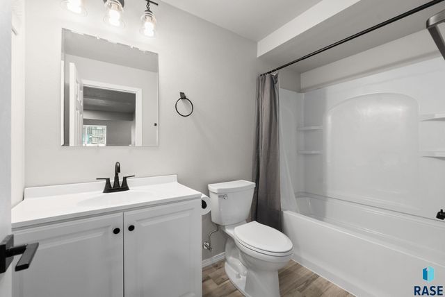 6205 S Dublin Ave Avenue, Sioux Falls, SD 57106