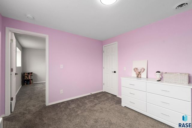 6205 S Dublin Ave Avenue, Sioux Falls, SD 57106