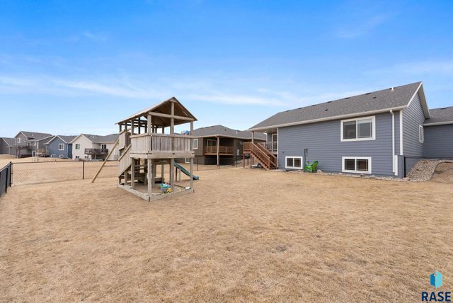 6205 S Dublin Ave Avenue, Sioux Falls, SD 57106