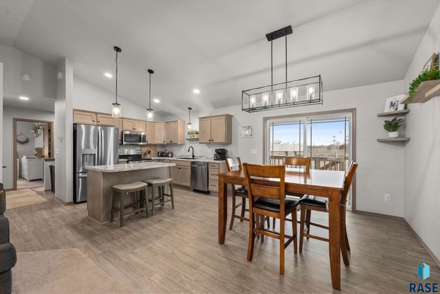 6205 S Dublin Ave Avenue, Sioux Falls, SD 57106