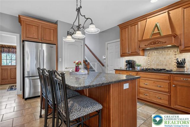 45 Crest Boulevard, Palmer Twp, PA 18045