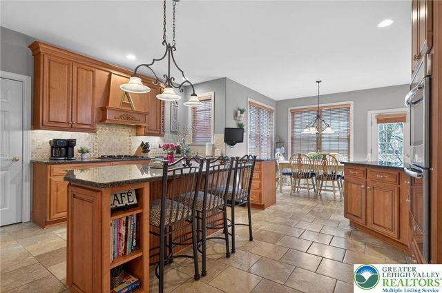 45 Crest Boulevard, Palmer Twp, PA 18045