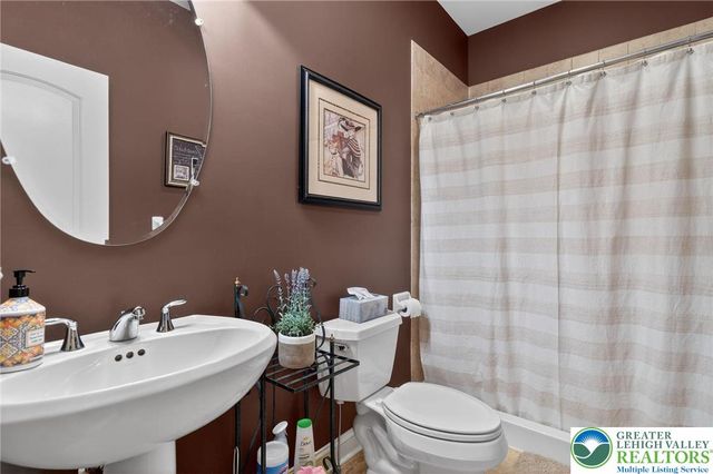 45 Crest Boulevard, Palmer Twp, PA 18045