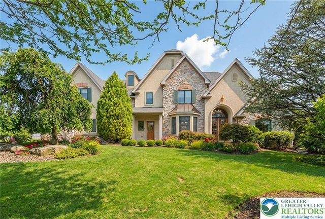 45 Crest Boulevard, Palmer Twp, PA 18045
