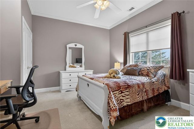 45 Crest Boulevard, Palmer Twp, PA 18045