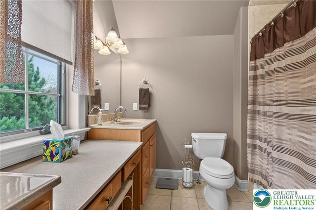 45 Crest Boulevard, Palmer Twp, PA 18045